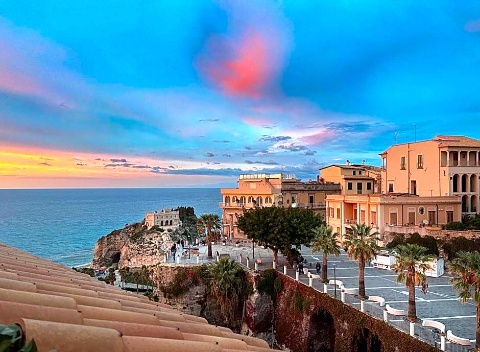 B&B Island Tropea -Sea View Rooms & Suites-