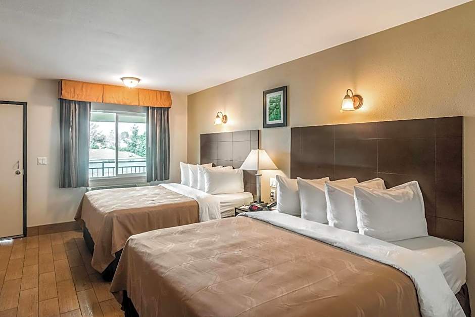 Quality Inn & Suites near Downtown Bakersfield