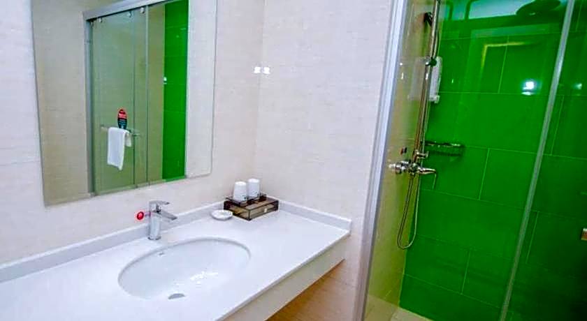 GreenTree Inn Nantong Zhangzhishan Town Deli Plaza Express Hotel