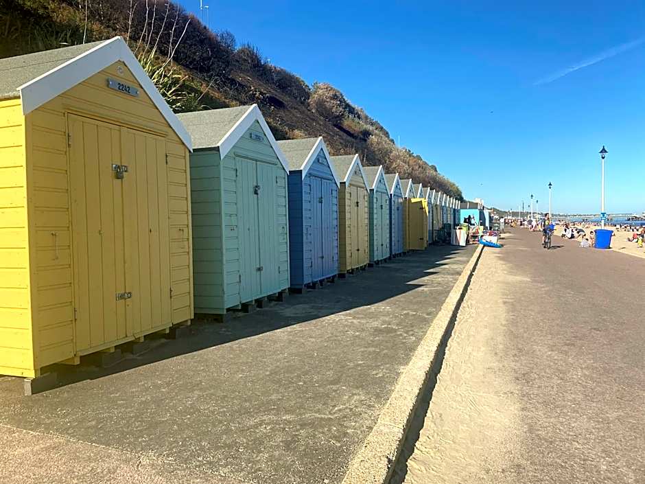 The Boho - 4 min walk to beach & town