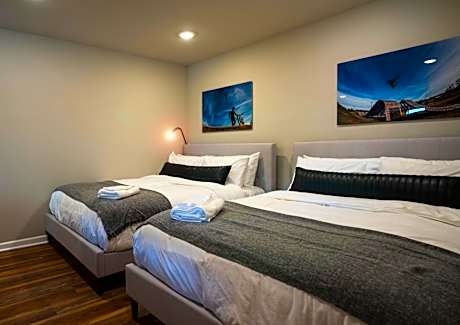 Deluxe Queen Suite