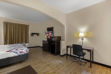 Suite King with Jetted Tub Non-Smoking