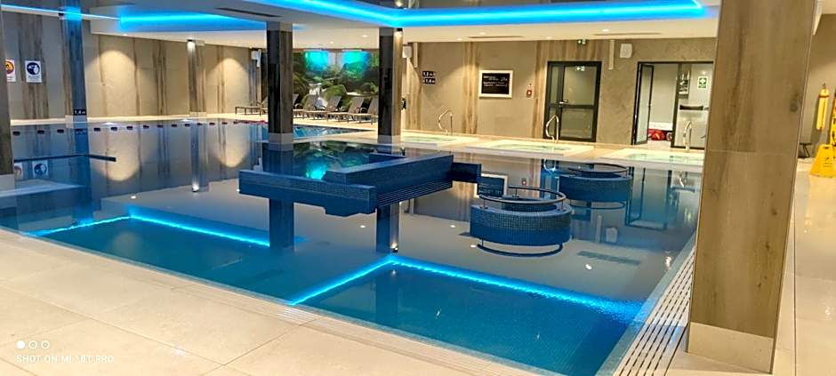 APARTAMENT w PLATINUM MOUNTAIN Z PARKINGIEM