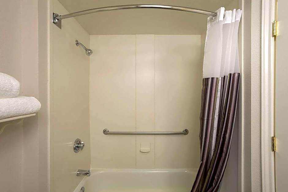 La Quinta Inn & Suites by Wyndham Westport