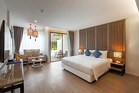 Deluxe Double Room with Pool Access