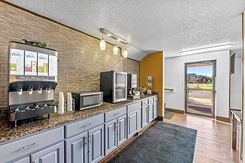 Super 8 by Wyndham Franklin