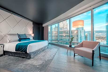 Paradox King Room