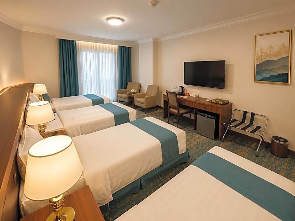 Zaha Al Madina Hotel