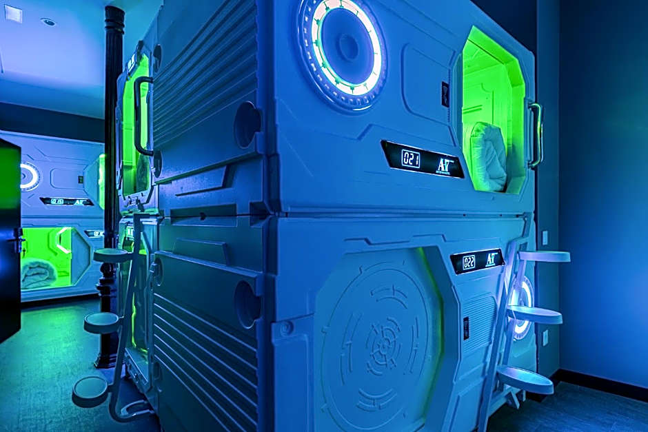 Art Seven Hostel Capsules