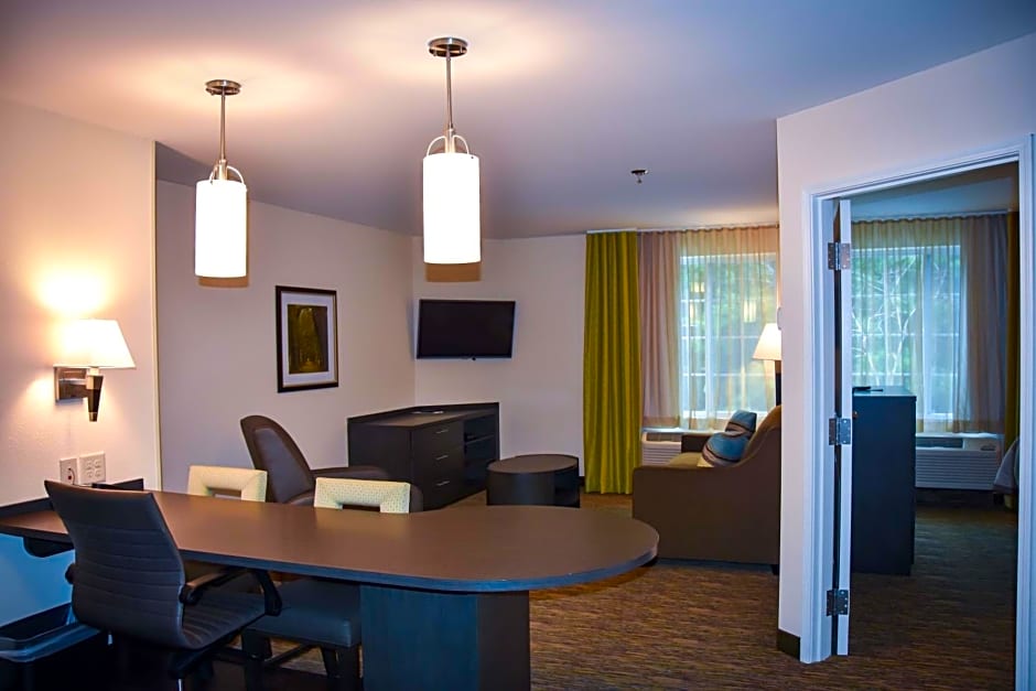 Candlewood Suites Columbus-Northeast