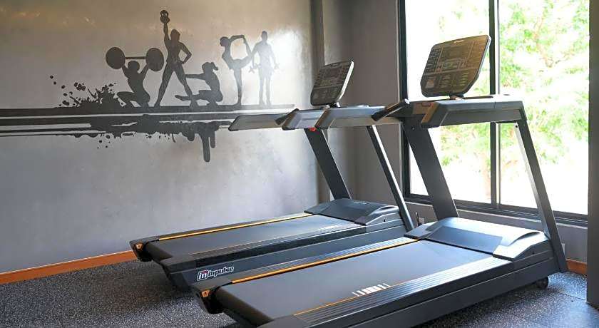 12 The Residence Hotel & Apartment