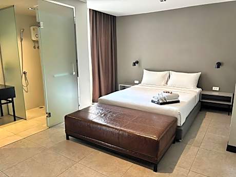 Queen Room with Balcony