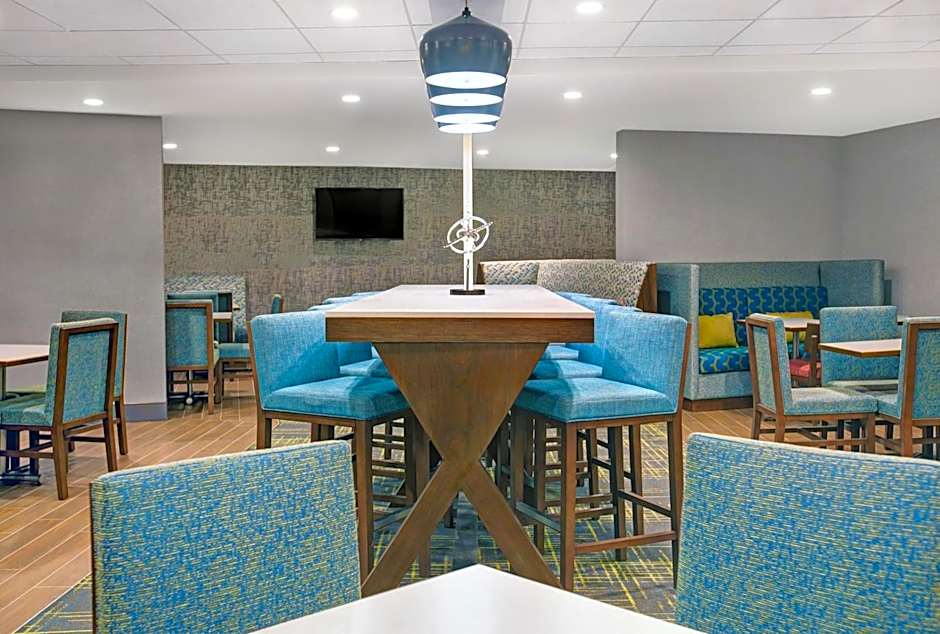 Hampton Inn By Hilton Westfield