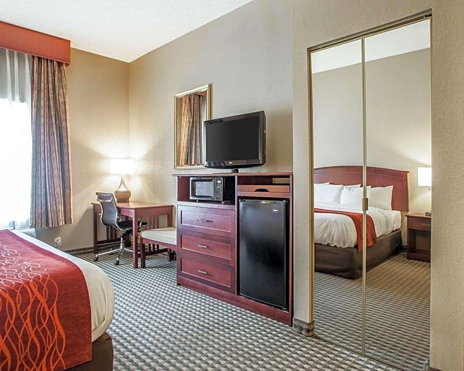 Comfort Inn & Suites Carneys Point