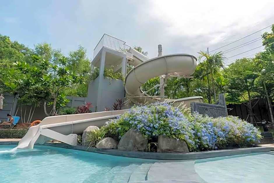 Sea View Spacious Condo At Pattaya