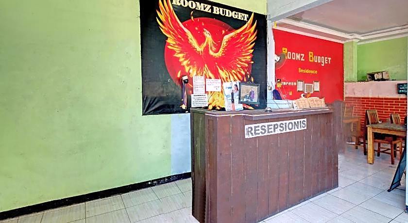 OYO Life 92877 Hotel Rainbow 7296