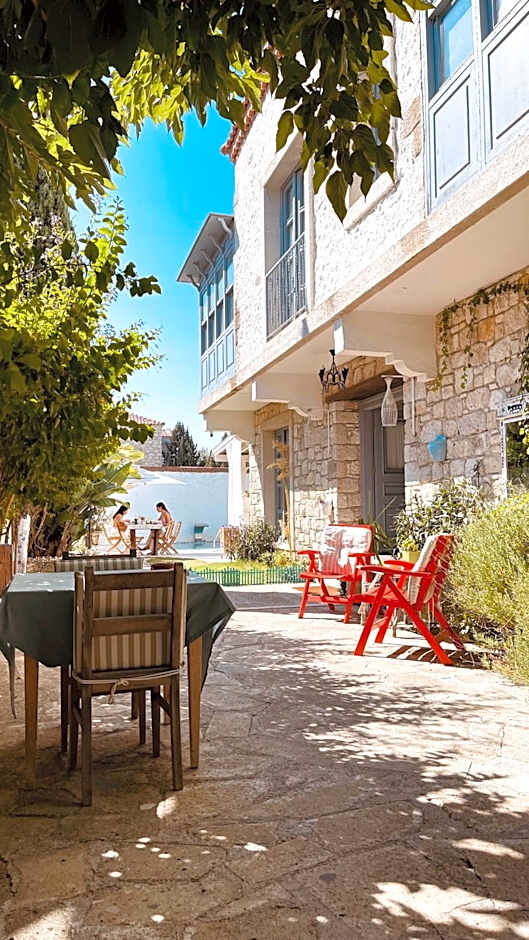 Mina Otel by Adda Alaçatı