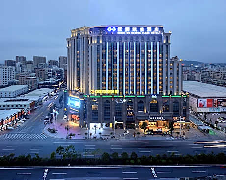 Menshine Gloria Plaza Hotel