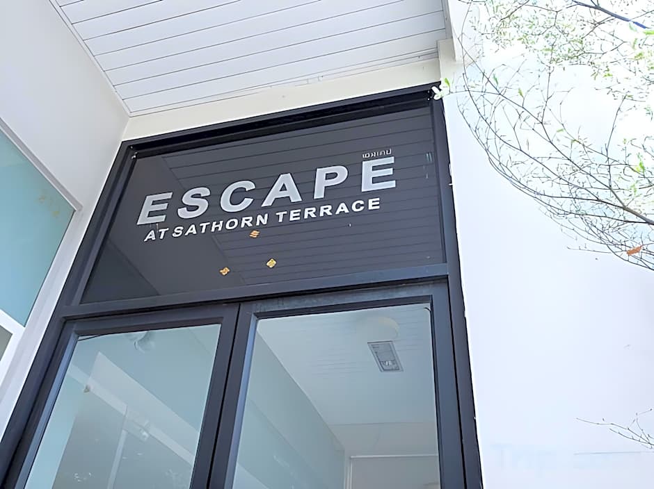 Somewhere to Escape - Hometel