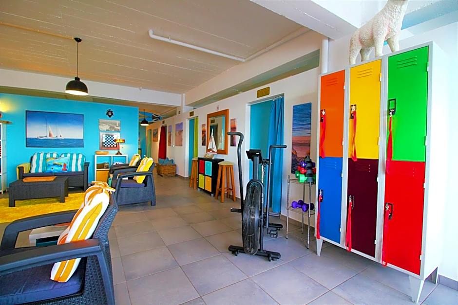 The Waves Hostel by Amazing Madeira