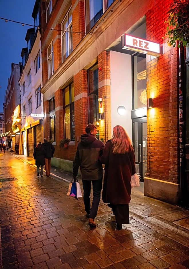 REZz Temple Bar, Dublin