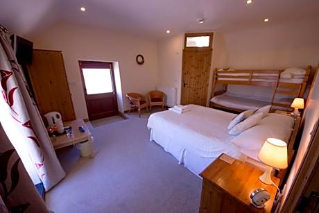 Quadruple Room with Shower