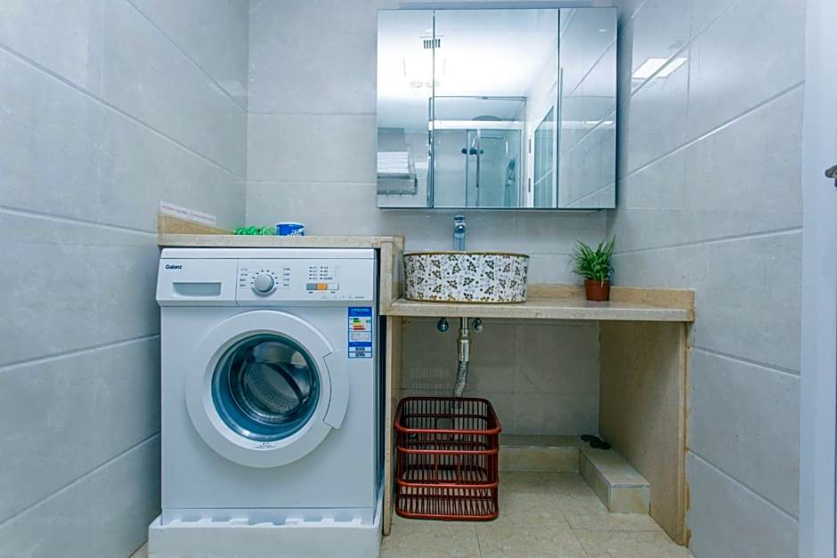 Guangzhou Manhattan International Apartment Zhengjia Free bus services are provided for the first and second phases