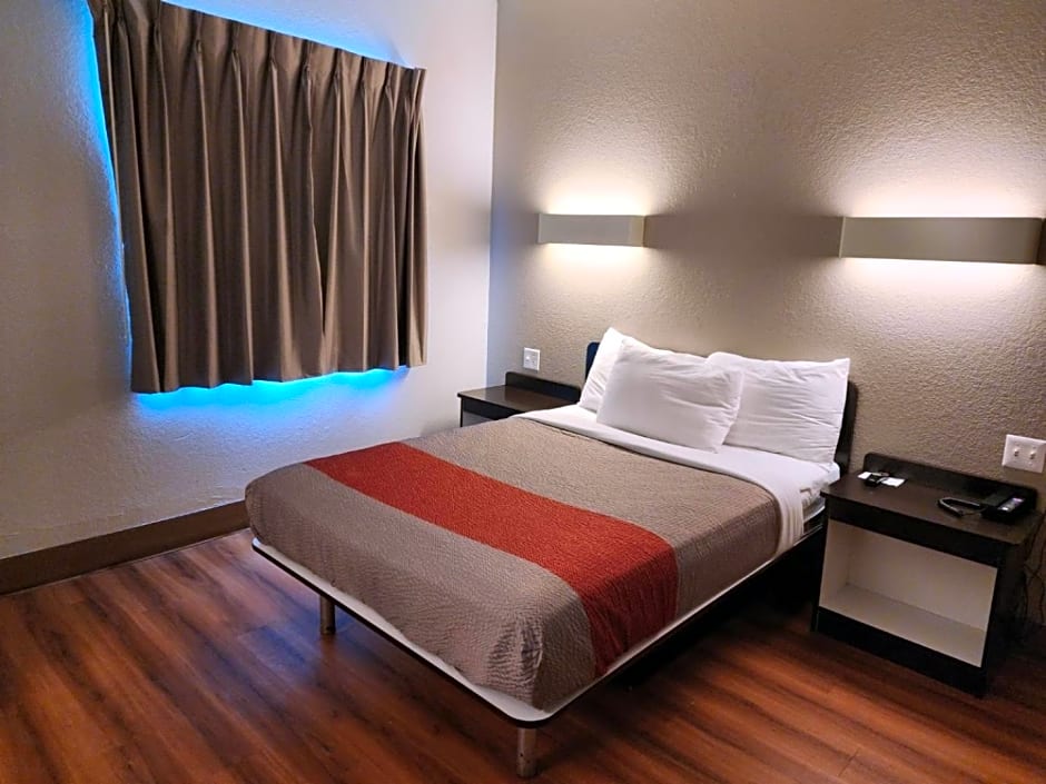 Motel 6-Biloxi, MS - Beach
