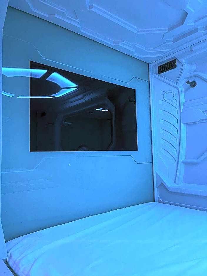 Jianpuke Space Capsule Backpacker Hostel