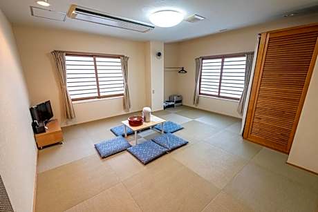 Japanese-Style Quadruple Room with Shared Bathroom - Non-Smoking
