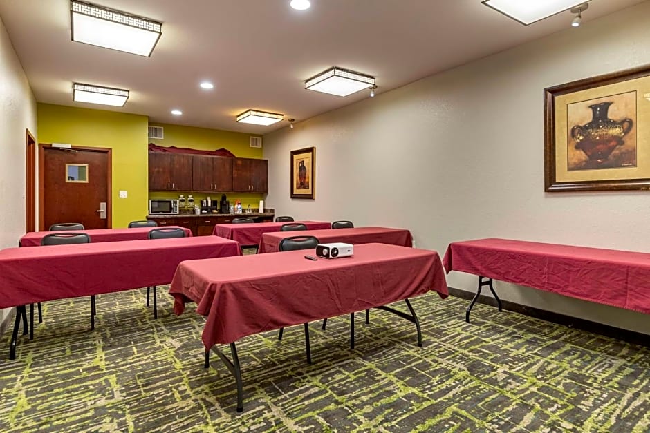 Best Western Plus Victoria Inn & Suites