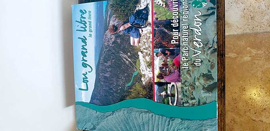 "Les Lauriers" chambre indépendante avec terrasse privée