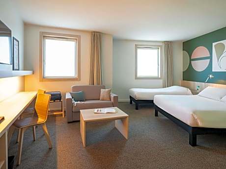 Chambre familiale – 1 lit double, 1 lit simple et 1 canapé-lit convertible pour 1 personne