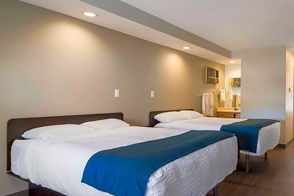 Motel 6-Saanichton, BC - Victoria Airport