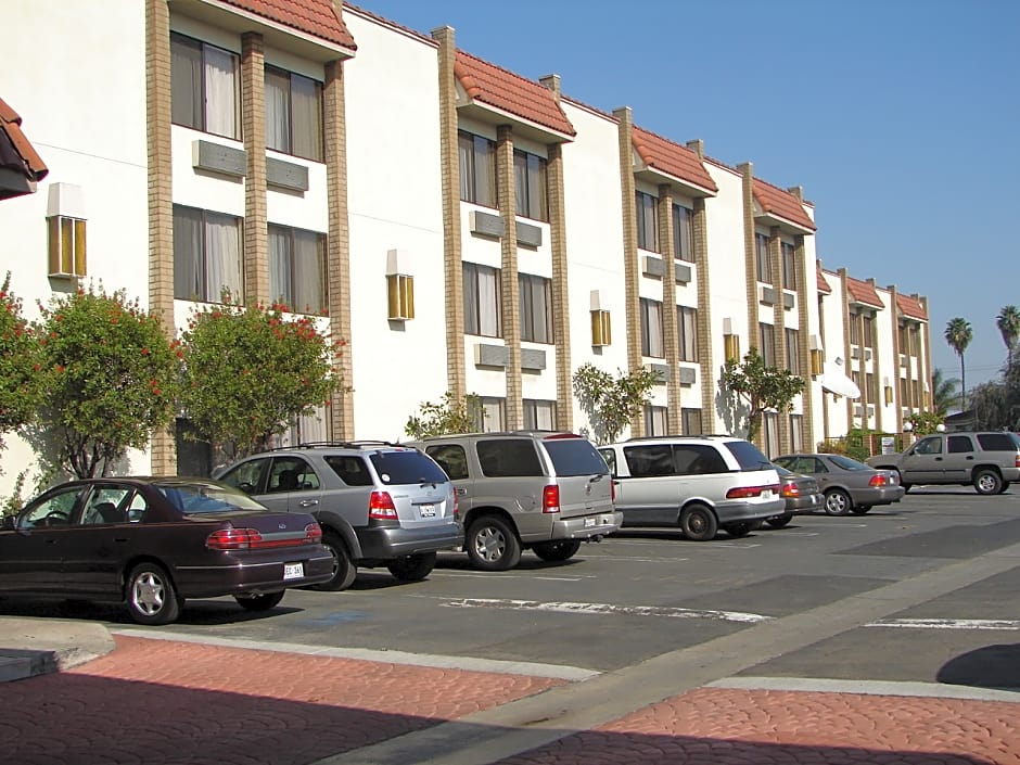 Best Western Plus South Bay Hotel