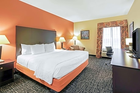 1 King Bed, Non-Smoking