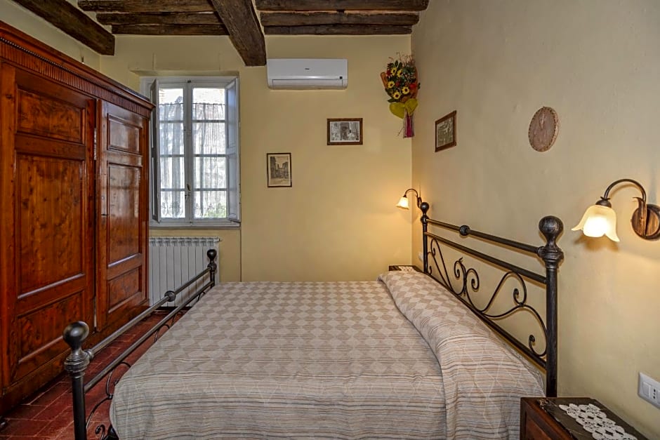 Bed & Breakfast Lucca Fora