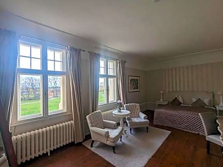 Junior Suite with Park View