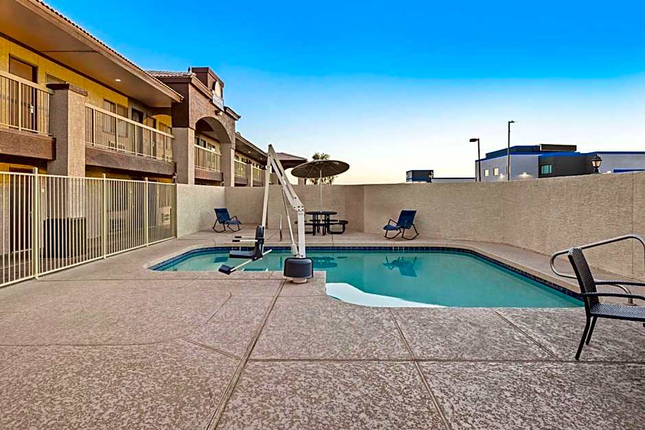 Days Inn by Wyndham Buckeye