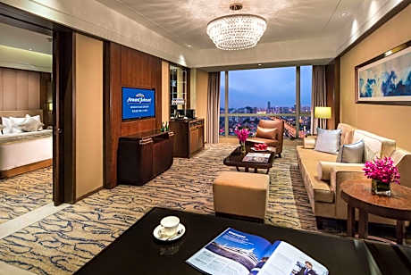 Superior King Suite - Non-Smoking