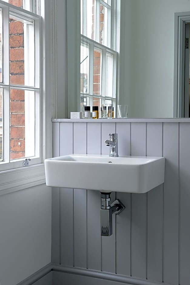 Lion & Pheasant Hotel