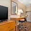 Econo Lodge Inn & Suites