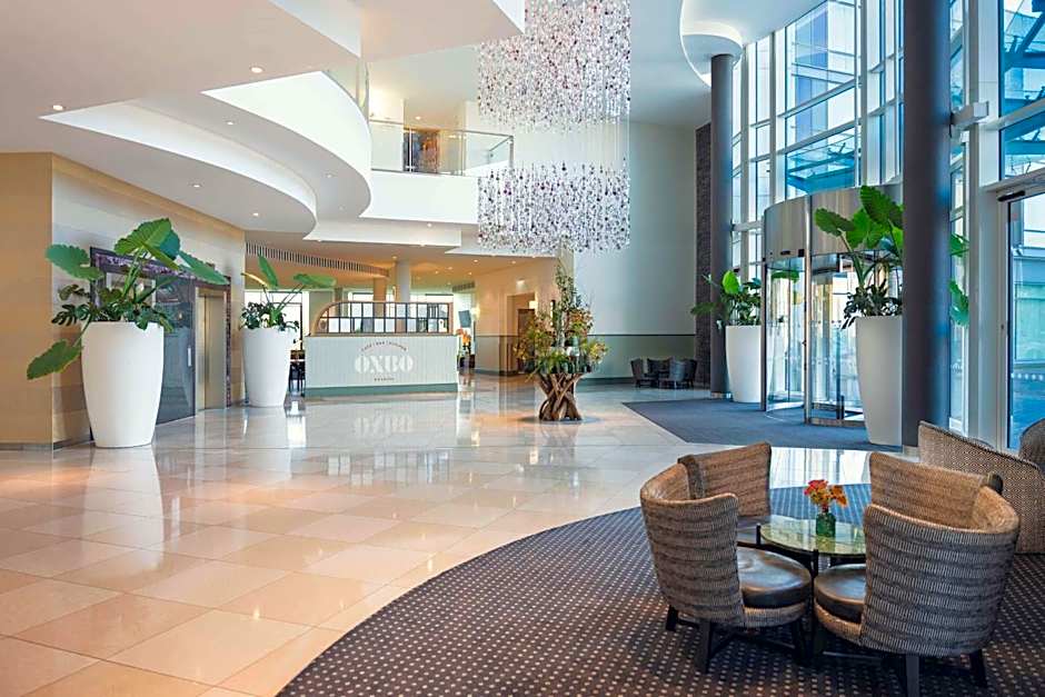 Hilton Reading