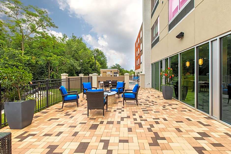 Holiday Inn Express & Suites Greenville S - Piedmont By IHG