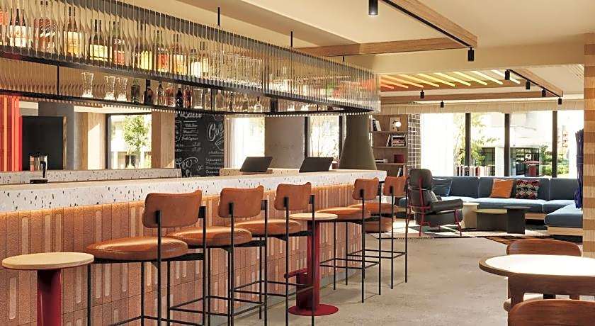 Moxy Annecy