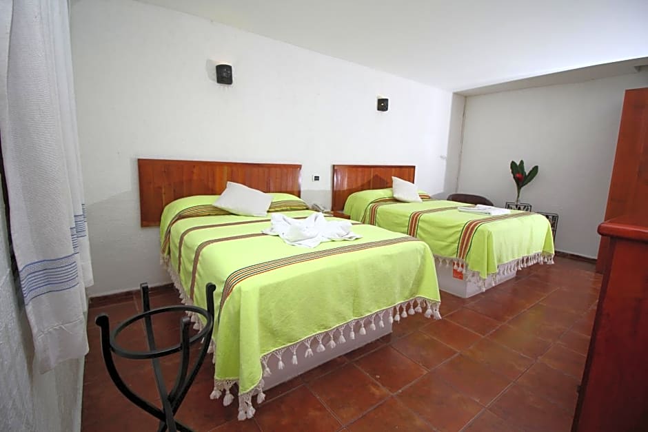 Villa Blanca Suites