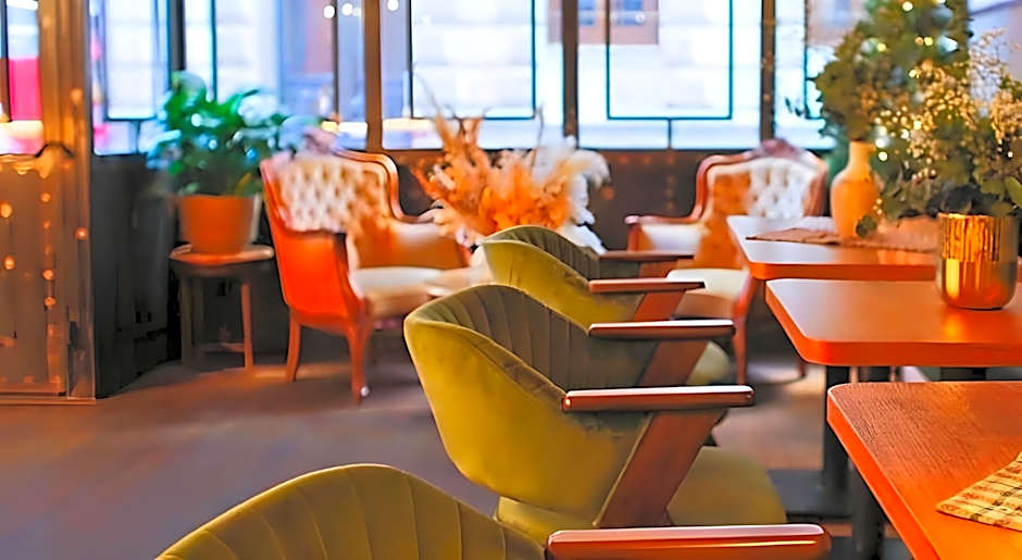 Aleksandr Pera Hotel