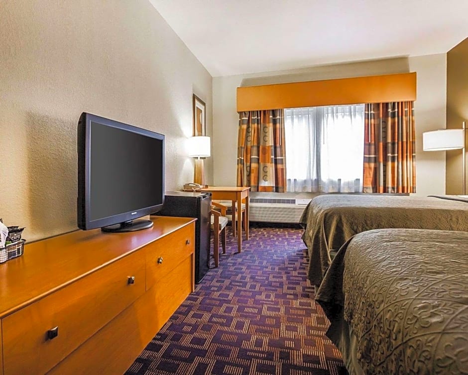 Quality Inn & Suites Des Moines Airport