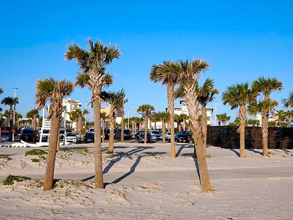 Island Winds East