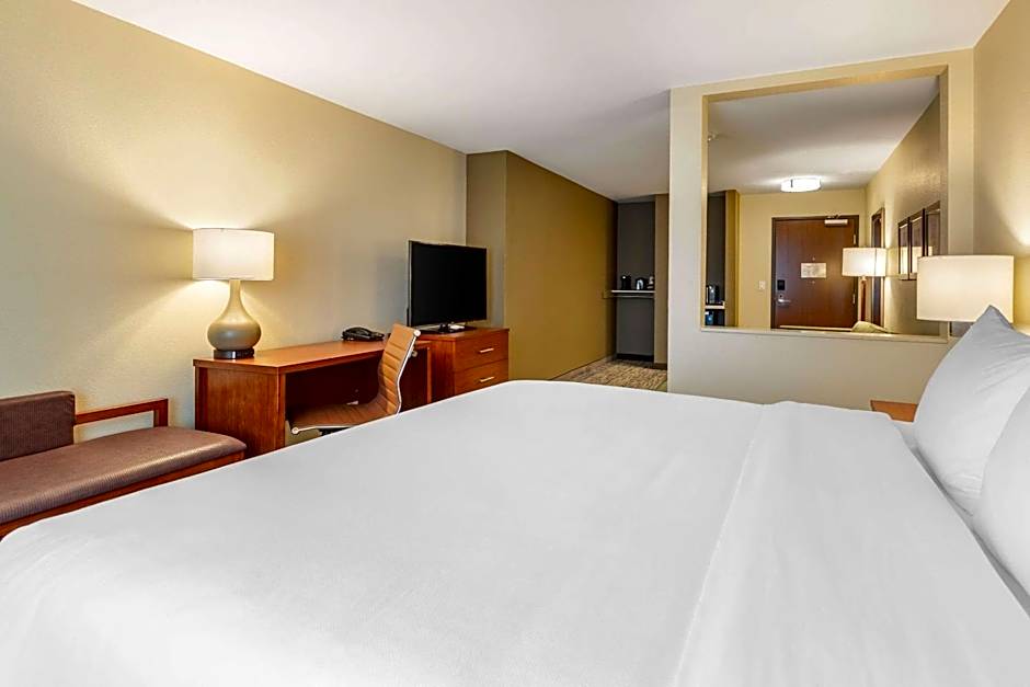 Comfort Inn & Suites